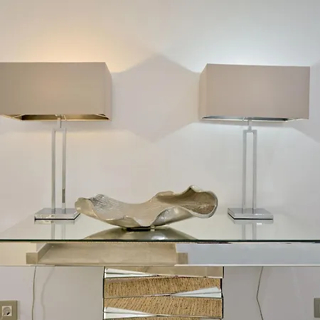 فيلة Eos By Interhome