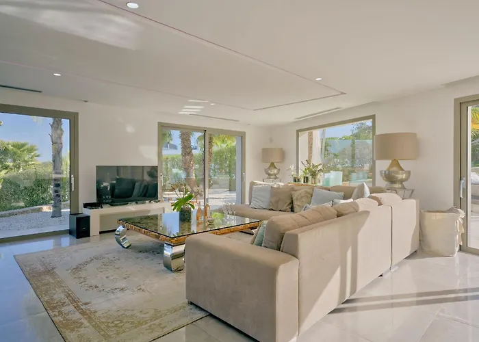 فيلة Eos By Interhome *